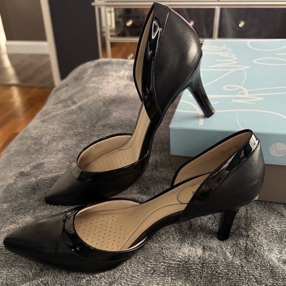 Black Patent Leather Women's Shoes - Picture 3 of 6